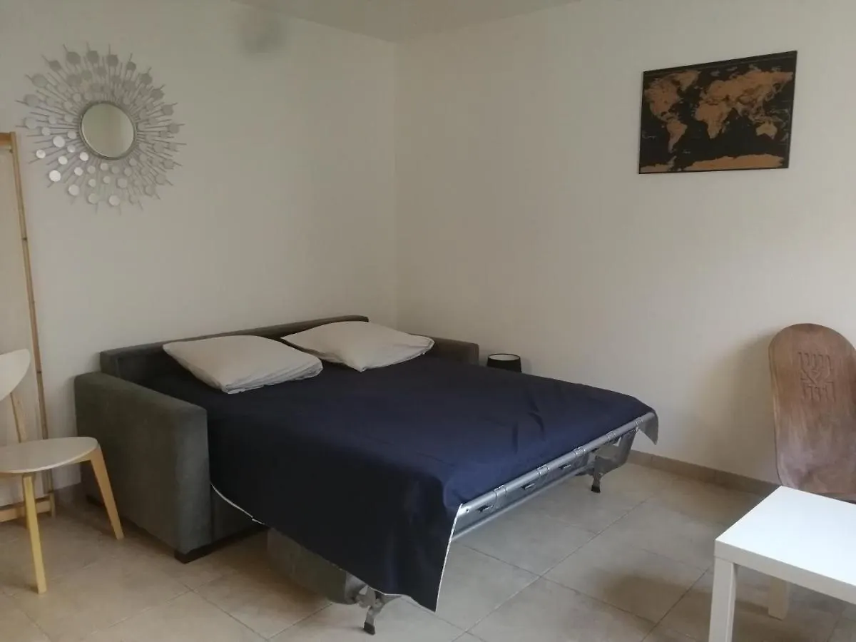Studio Climatise Dans Residence Avec Piscine Et Tennis Hyeres 0*,